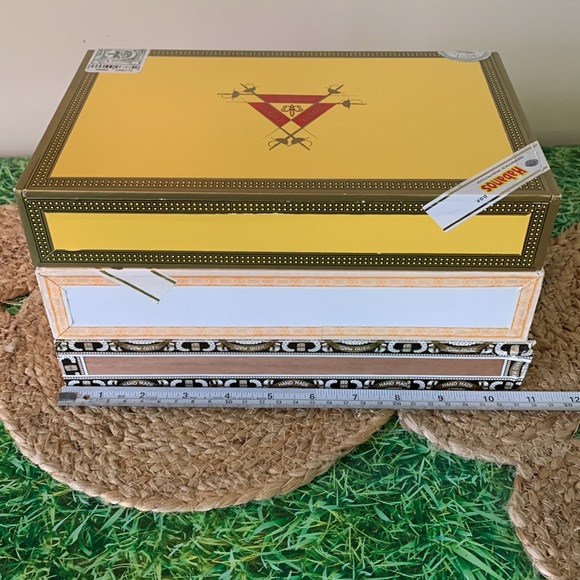 Cigar box set, 3 pieces excellent condition, awesome for storage or crafting - Picture 10 of 12